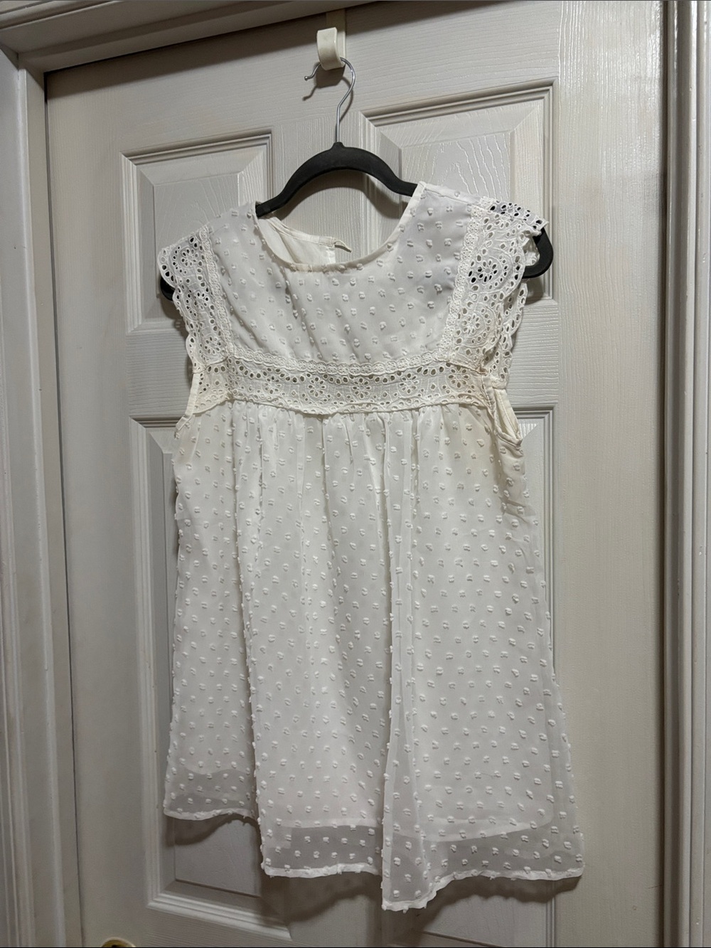 Basico White Lined Top with Black Label